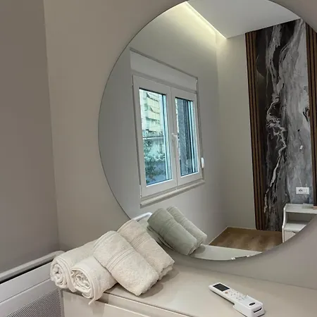 Omeri Apartamento Tirana